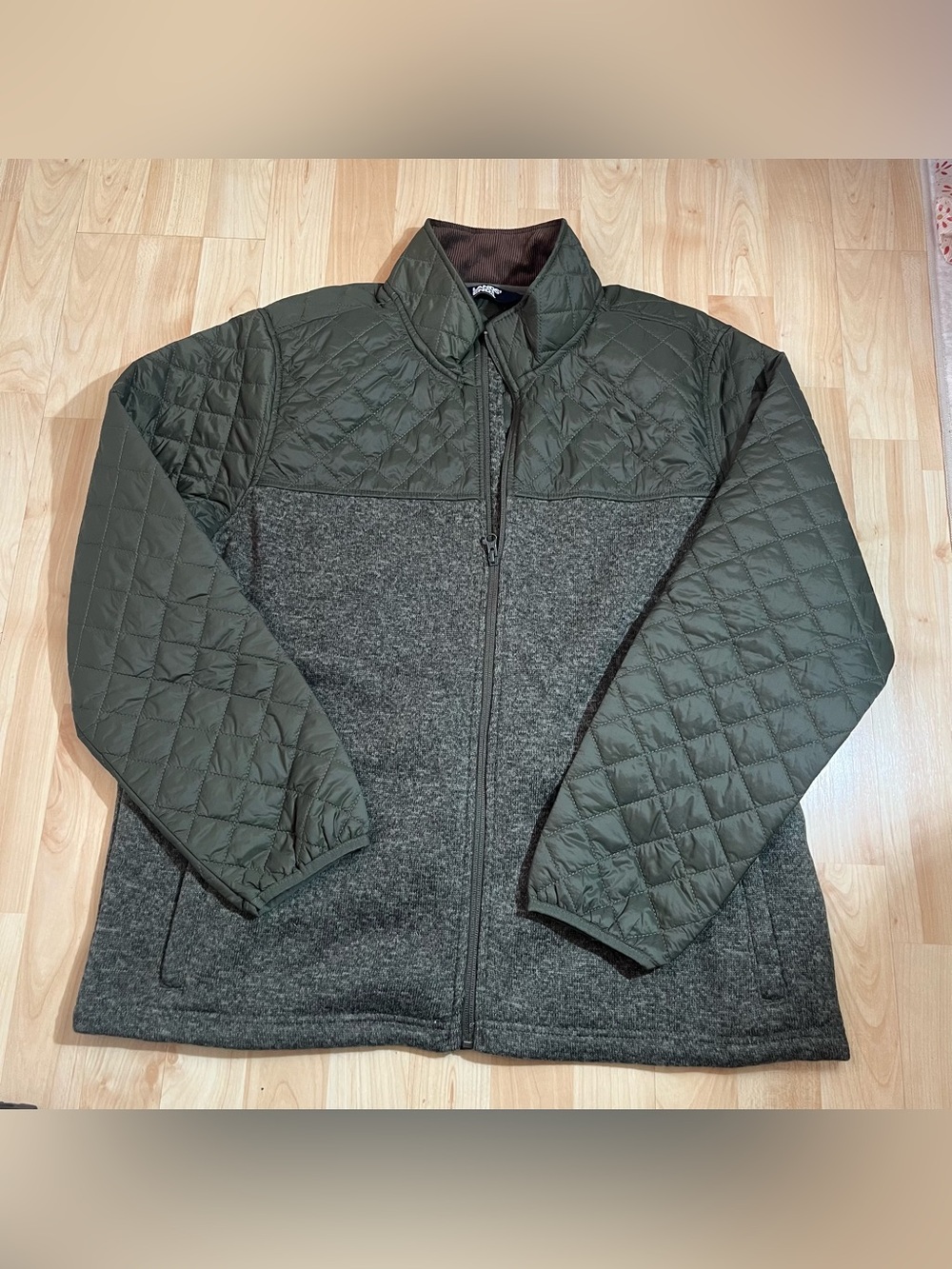 Lands' End Men’s  fleece jacket quilted design on the top panel and sleeves L